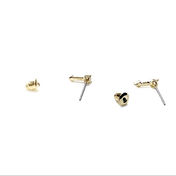 New without tags! Gold arrow stud earrings - Picture 3 of 3
